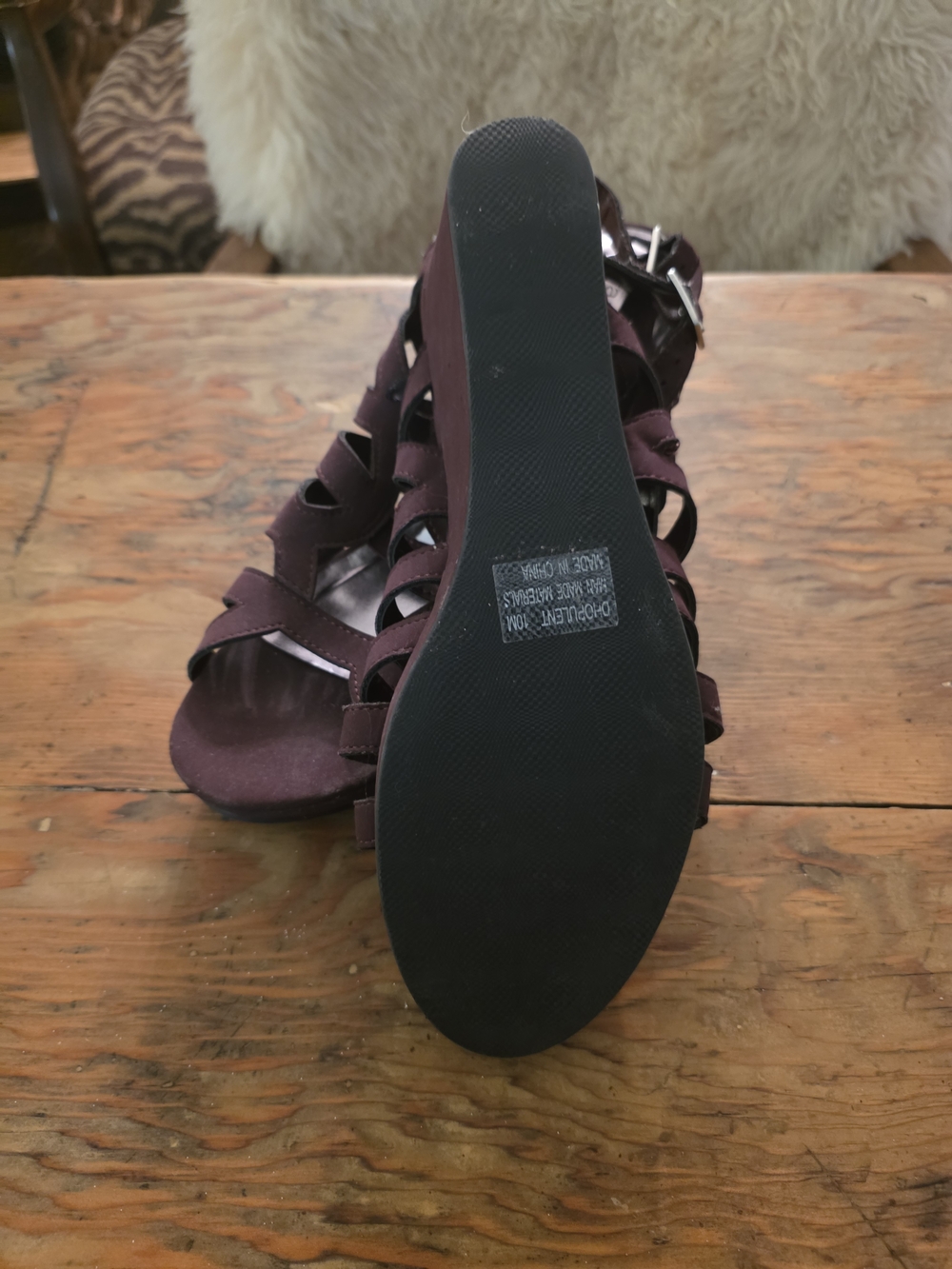 Jasmin Women’s Sculpted Strap Sandals in Deep Burgundy - Picture 2 of 3